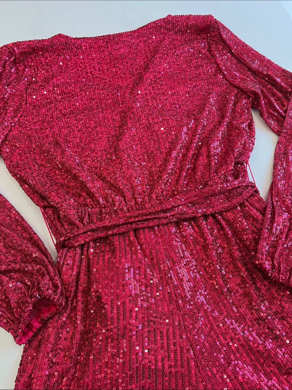 New BCBGenration Womenโs Pink Sequin Short Jumpsuit with belt in Size Large - Picture 6 of 6